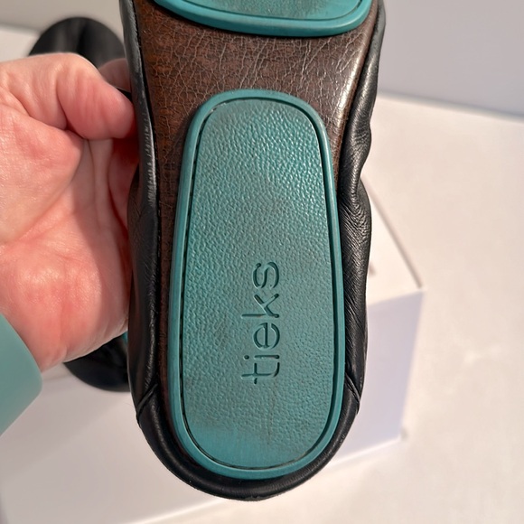 Tieks Matte black leather flats Women’s size 9 EUC - Picture 6 of 12